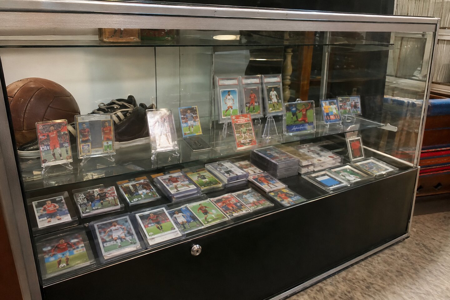 Semper Fi Collectibles booth preview